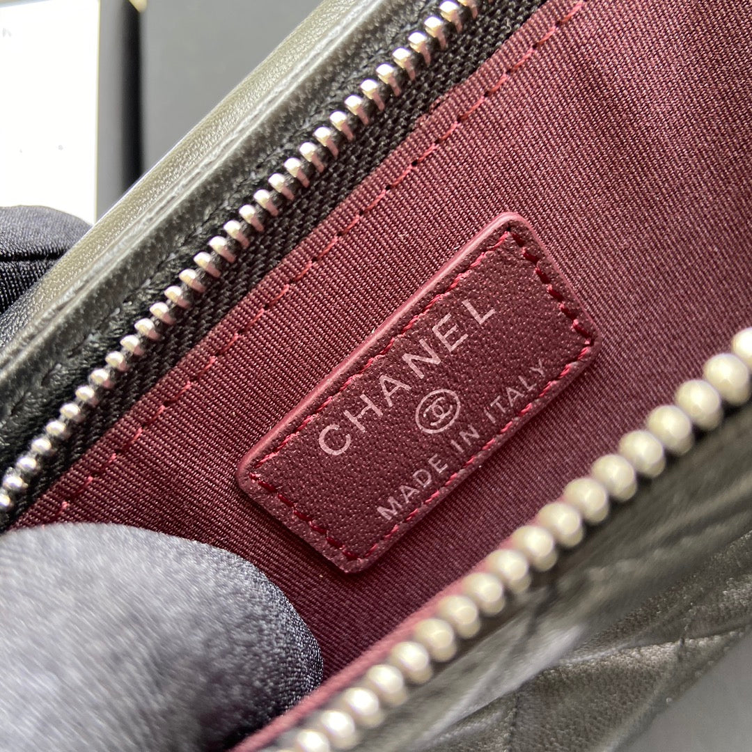 CC Compact Double Pouch Black Sheepskin Silver Steel 229645