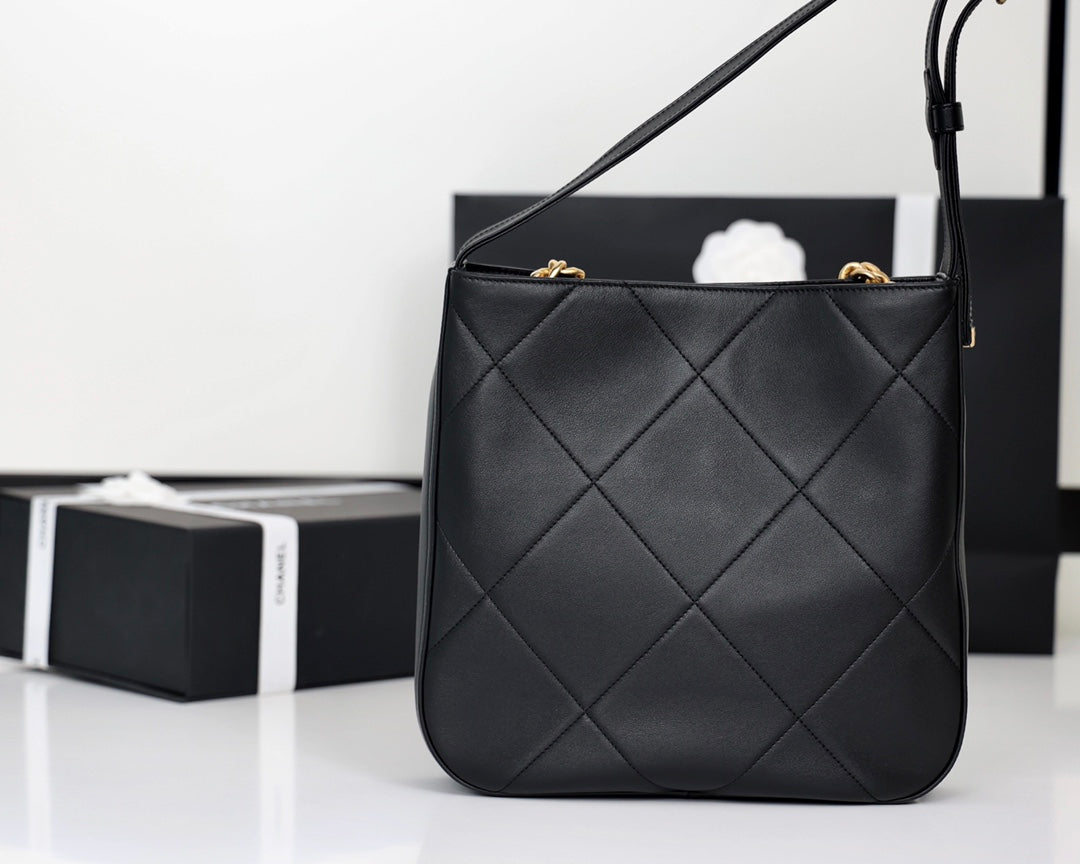 CC 21s Easy Mood Hobo Quilted 28cm Black Cowhide GHW