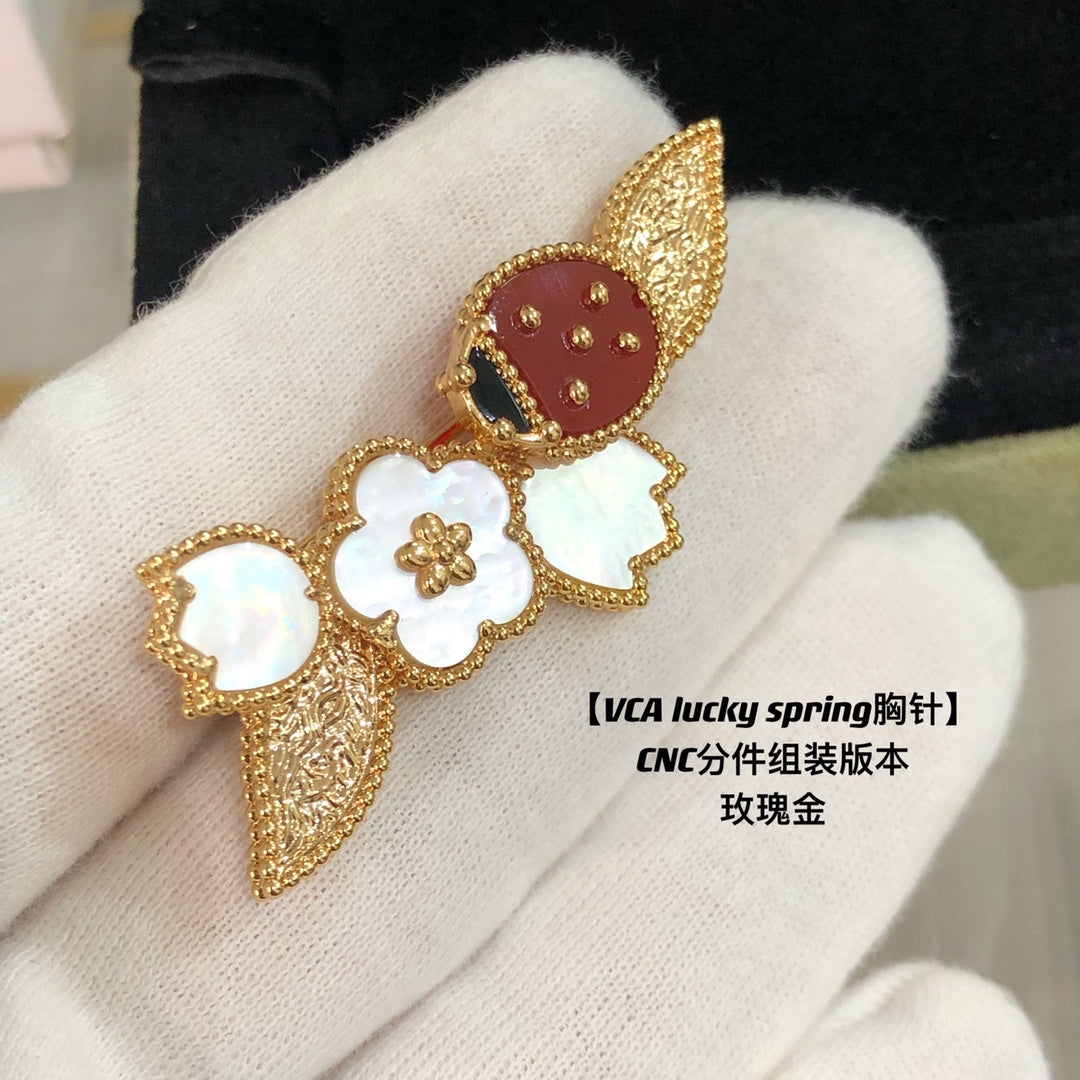 VCA Lucky Spring Brooch