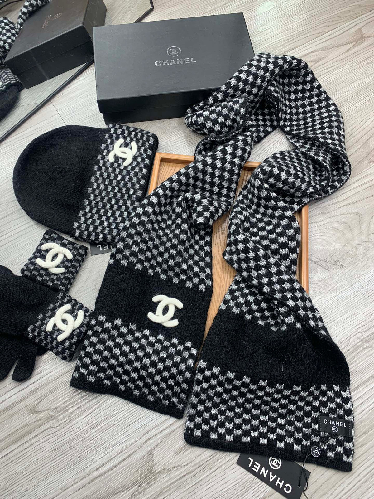 CC Hat Scarf Gloves Set Black Jacquard 475109
