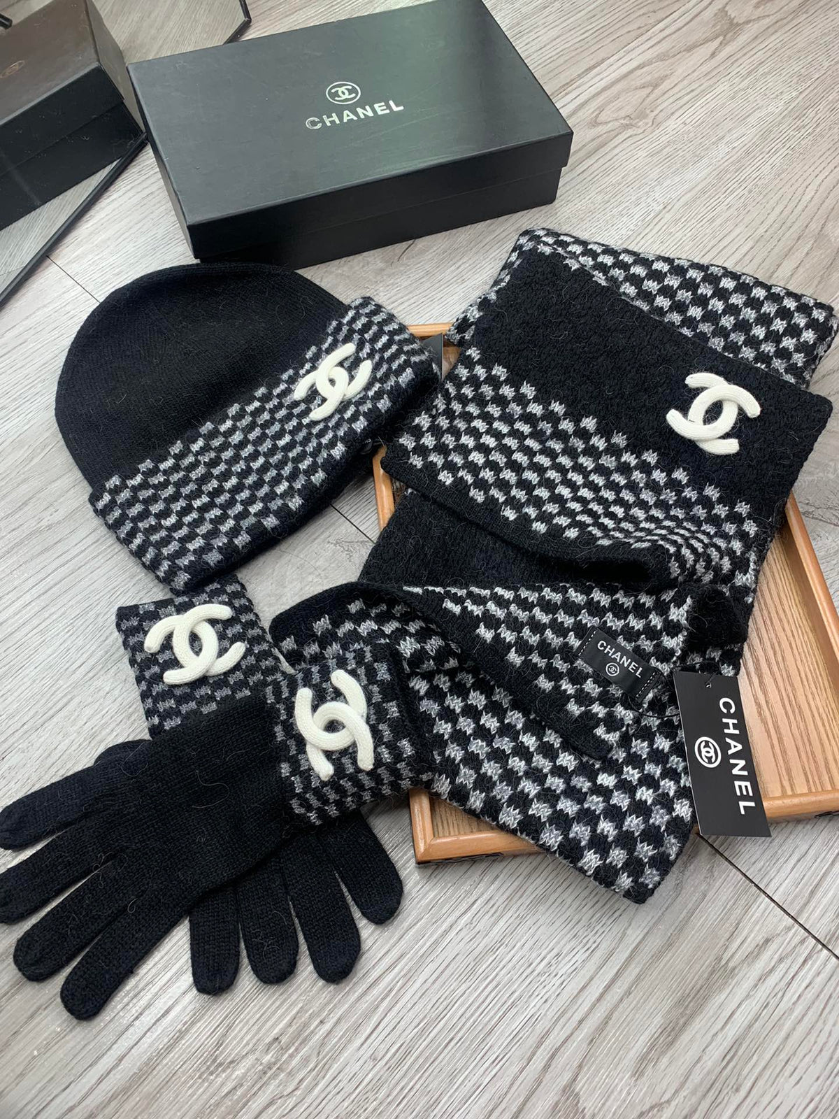 CC Hat Scarf Gloves Set Black Jacquard 475109