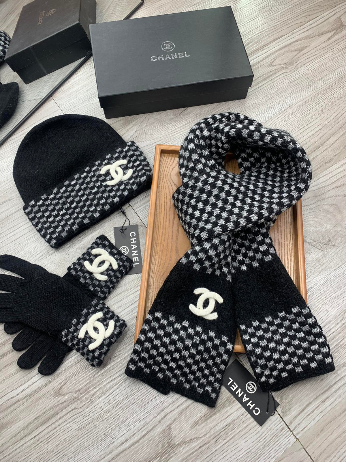 CC Hat Scarf Gloves Set Black Jacquard 475109