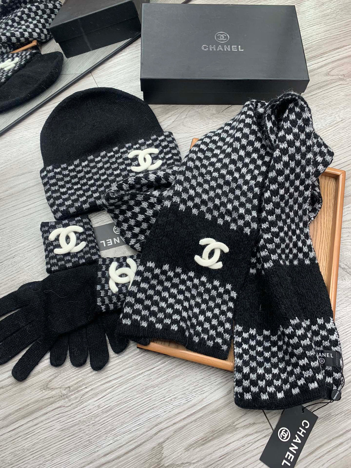 CC Hat Scarf Gloves Set Black Jacquard 475109