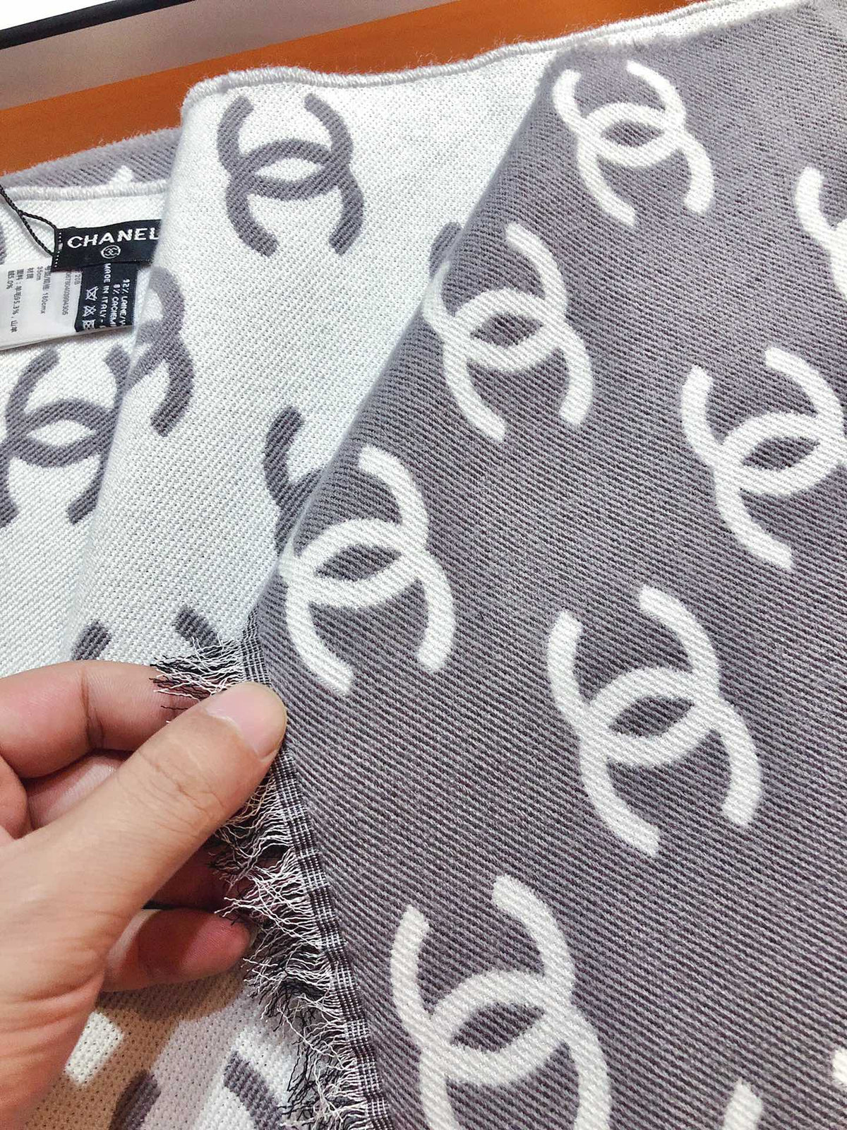CC 26s Grey White CC Monogram Fringe Scarf 38x190cm 534741