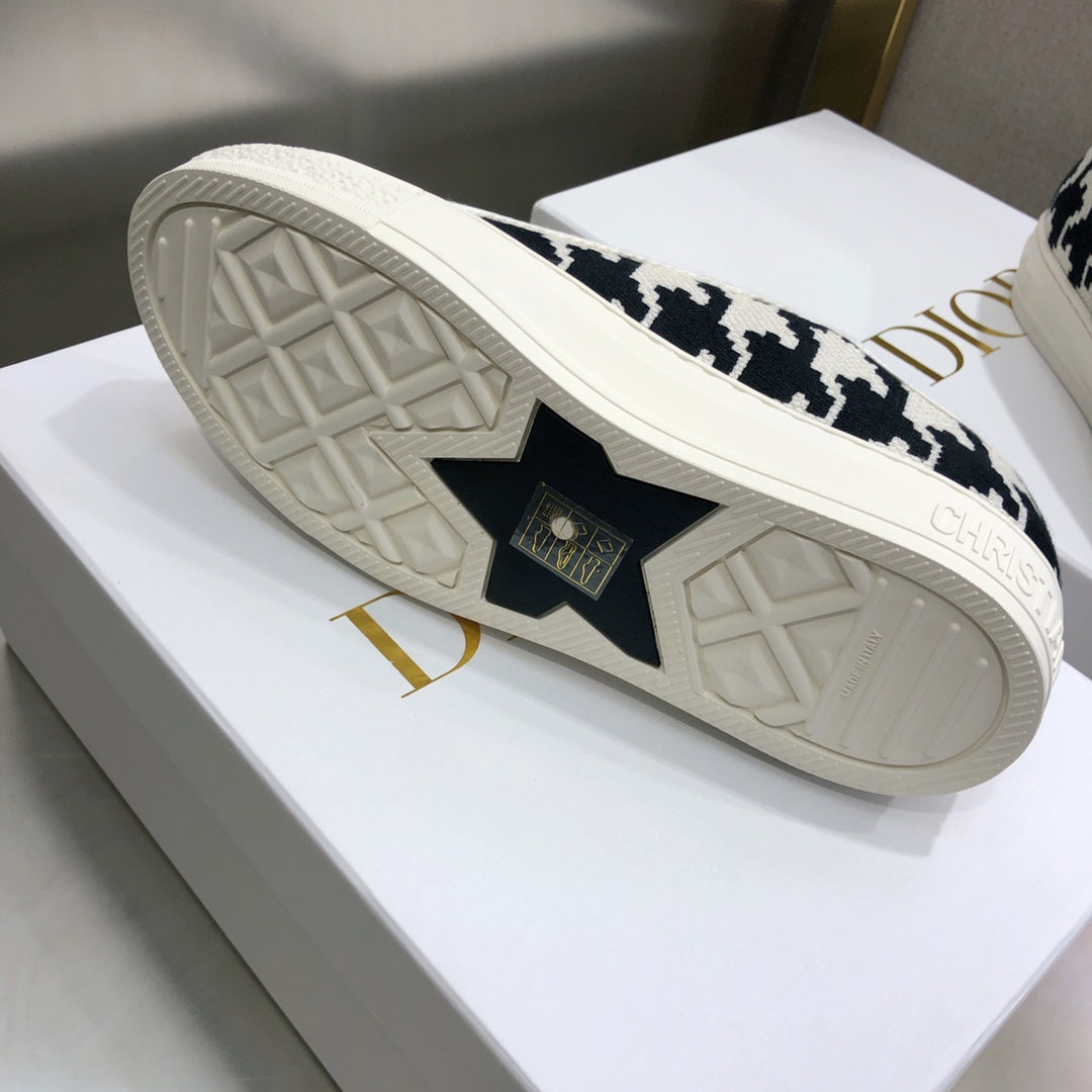 CD 26s Walk'n'Dior Sneaker Black Oblique Embroidered Cotton 966652