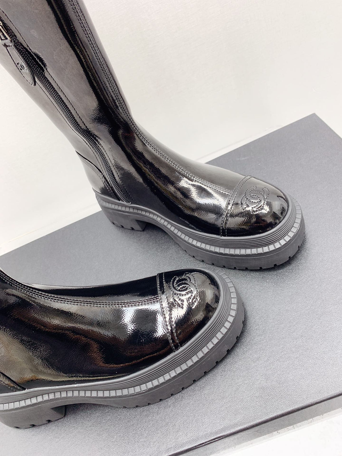 CC 2026 Logo Chunky Platform Knee-High Boots Black Patent Leather 161597