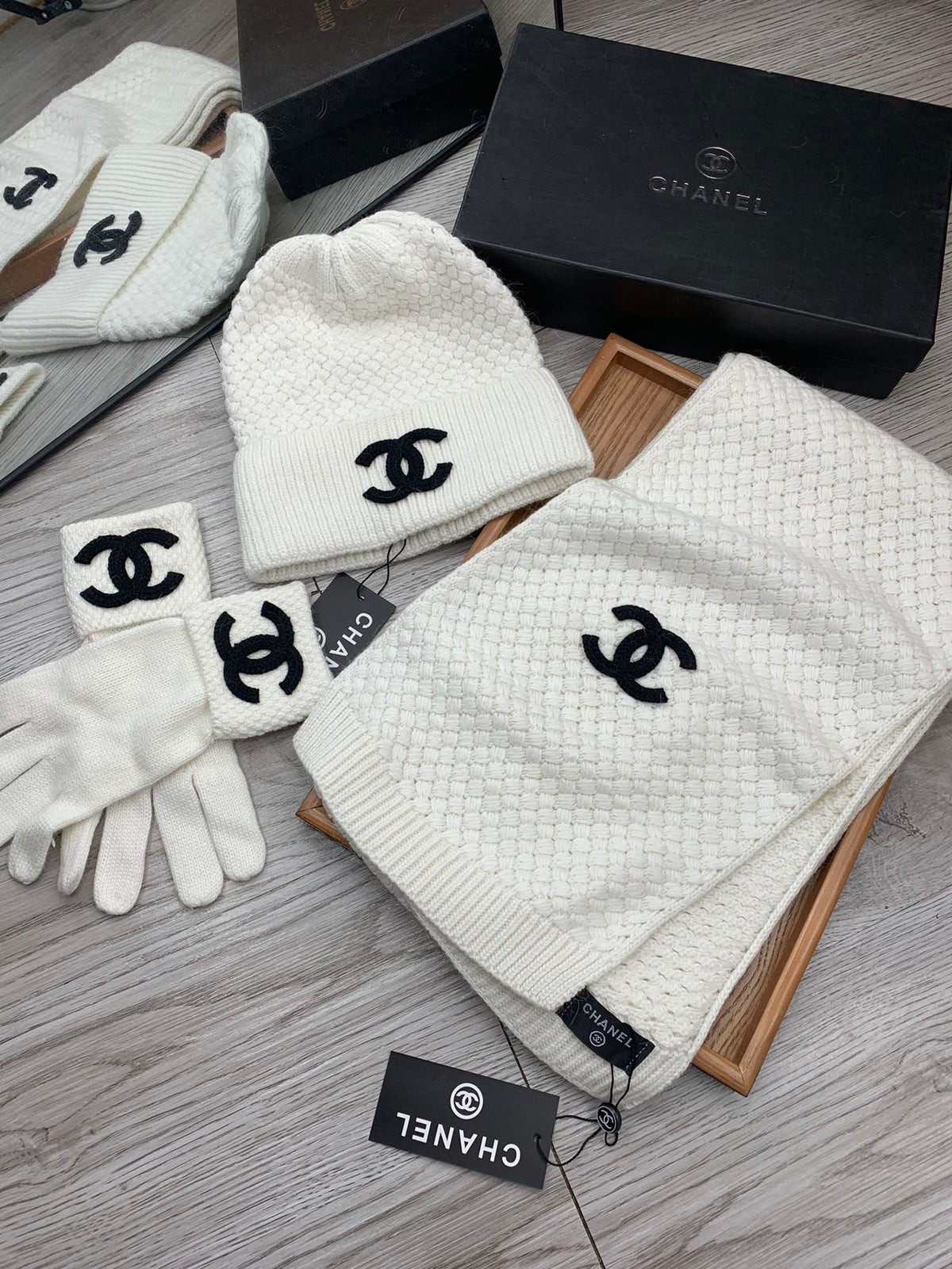 CC Hat Scarf Gloves Set White Knit Black Logo 475104