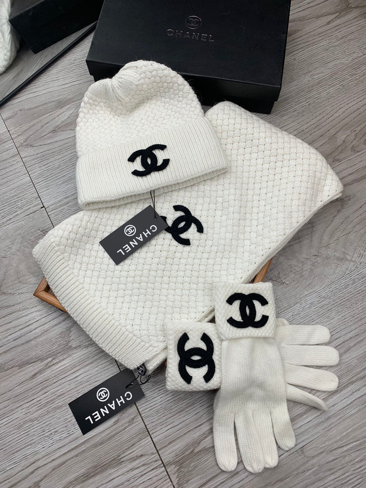 CC Hat Scarf Gloves Set White Knit Black Logo 475104