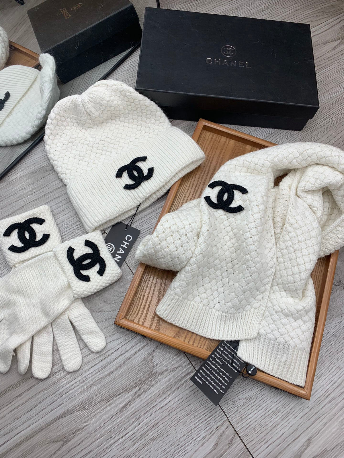 CC Hat Scarf Gloves Set White Knit Black Logo 475104