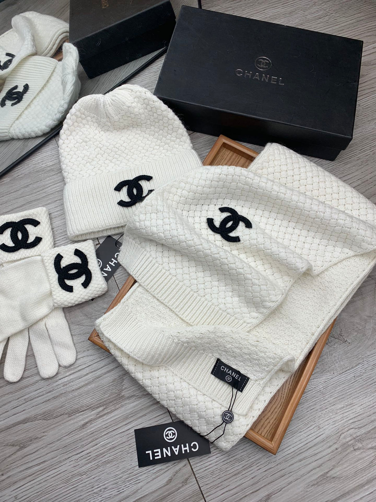 CC Hat Scarf Gloves Set White Knit Black Logo 475104