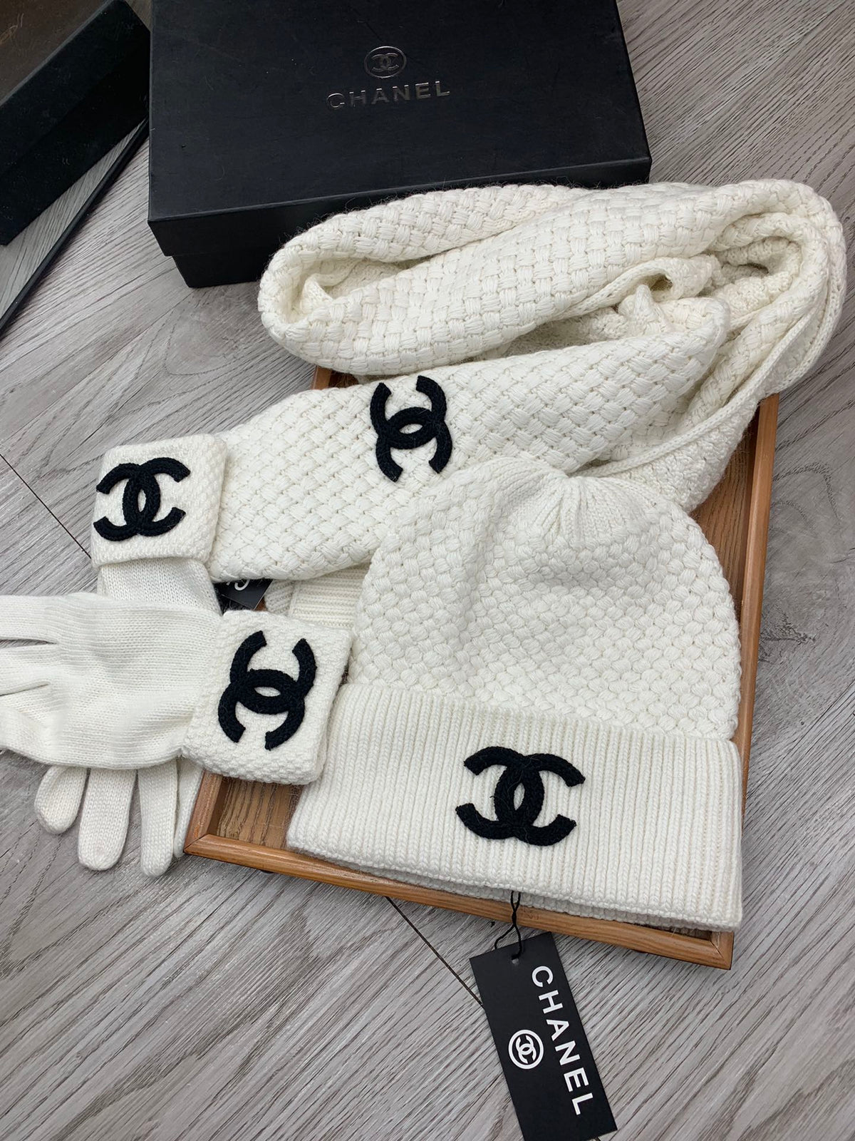 CC Hat Scarf Gloves Set White Knit Black Logo 475104