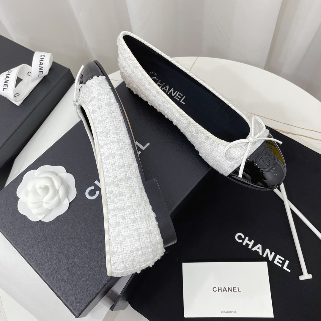 CC 26s Balletr Flat Black White Tweed Leather 944423