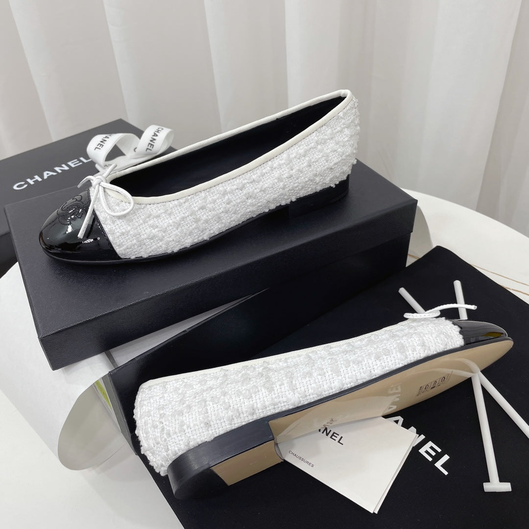 CC 26s Balletr Flat Black White Tweed Leather 944423