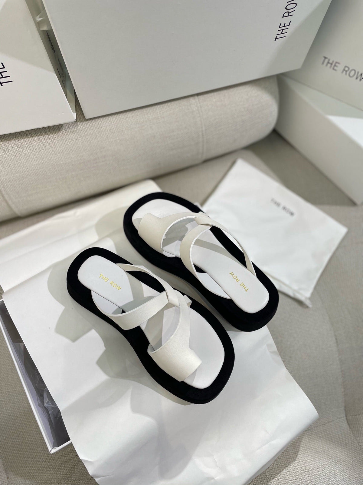 The Row 26s Ginza Sandals White Black Smooth Leather 156126