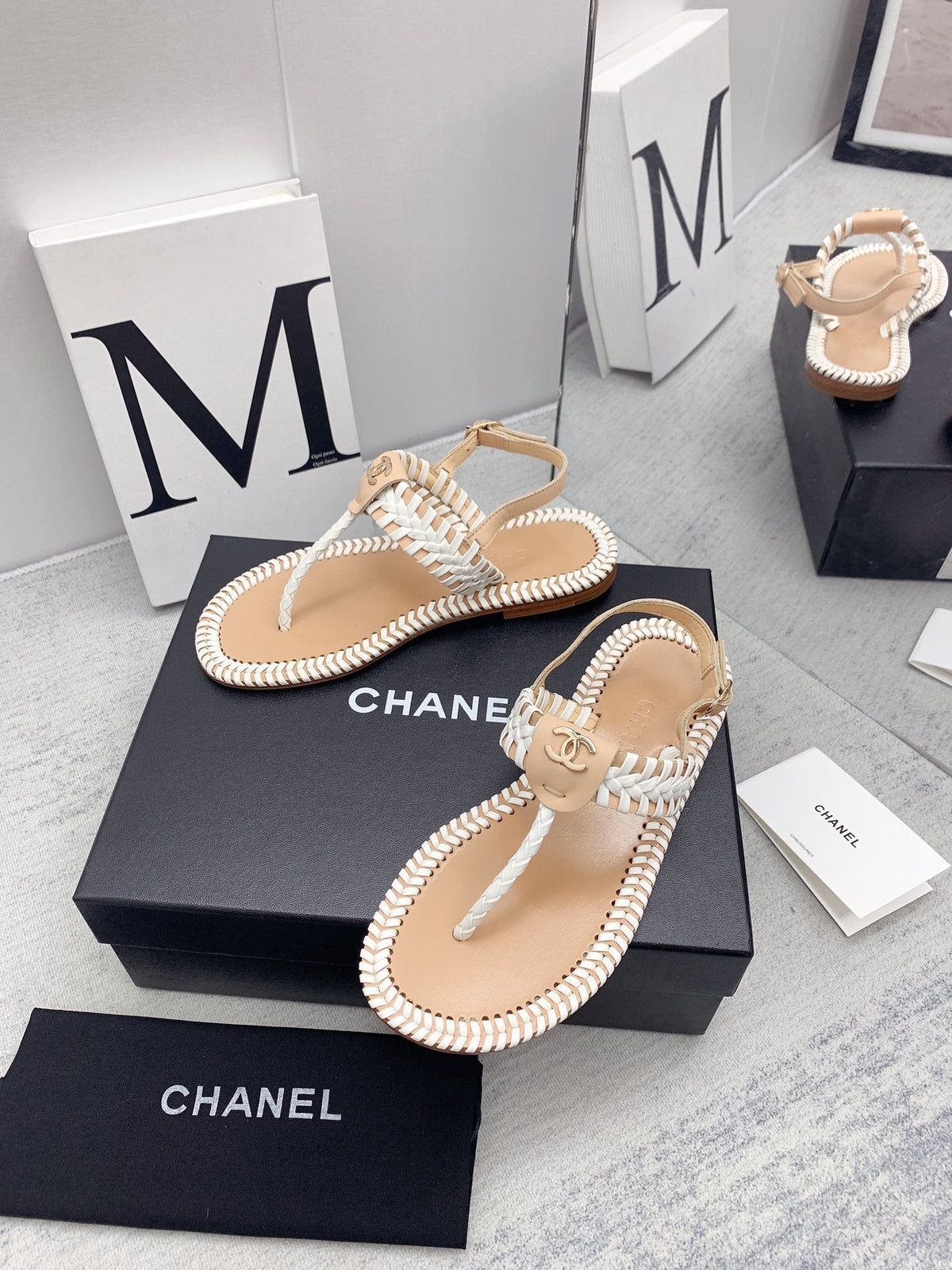 CC 26s Thong Sandals Beige White Interlocking Leather 160000