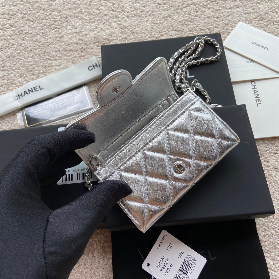 CC 24 Classic Wallet On Chain 11cm Silver Sheepskin 156514