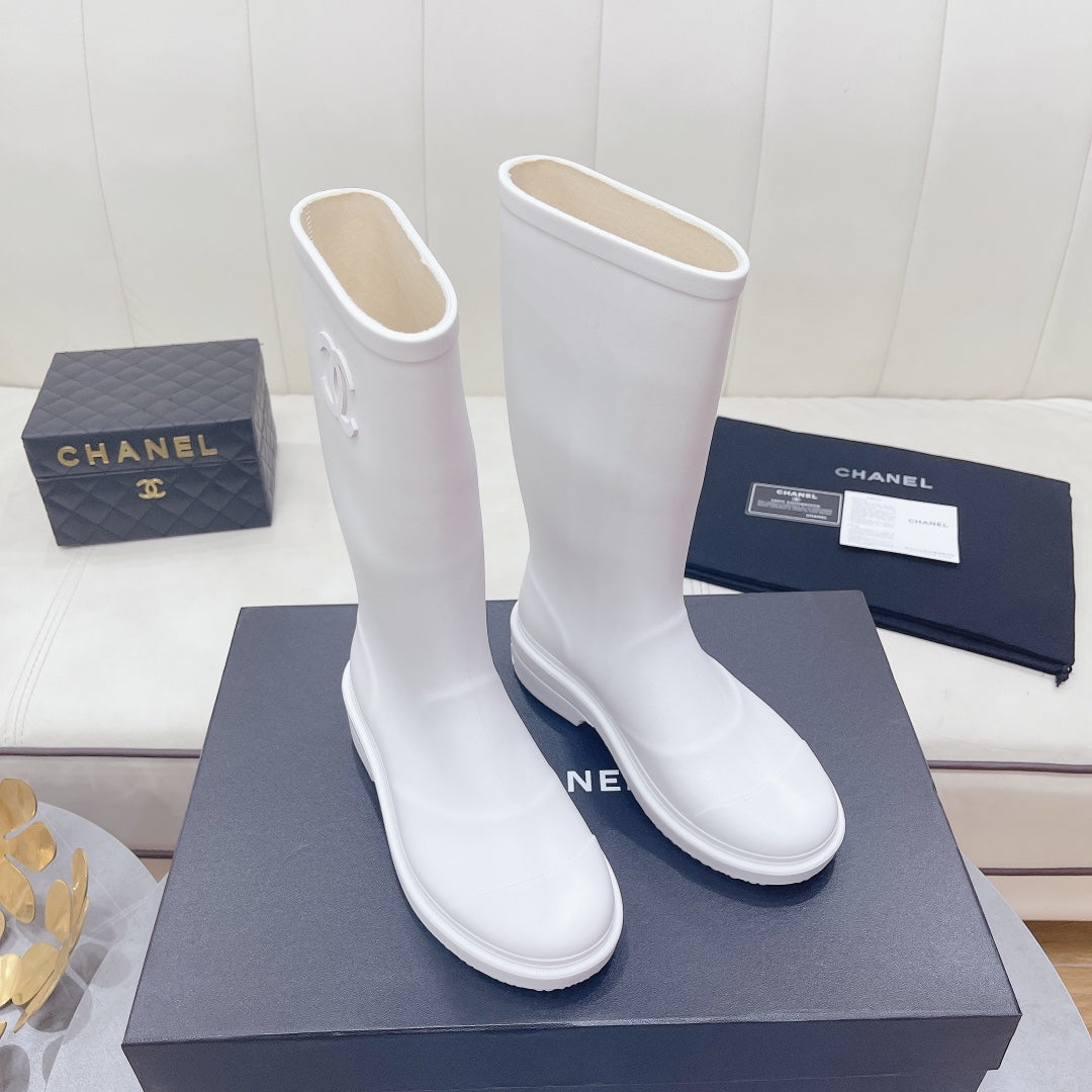 CC 26s Vintage Rain Boots White Rubber 476068