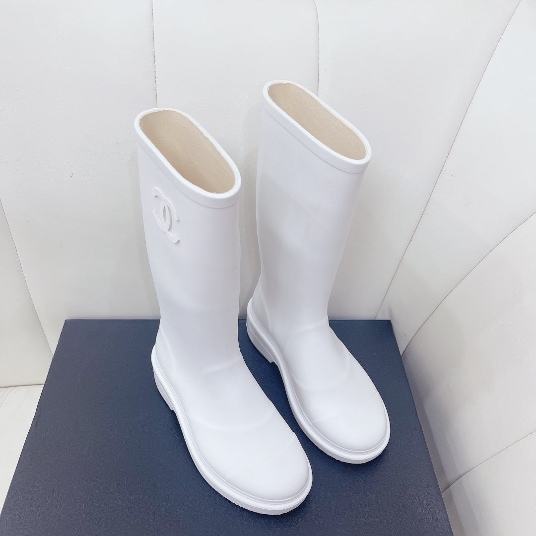 CC 26s Vintage Rain Boots White Rubber 476068