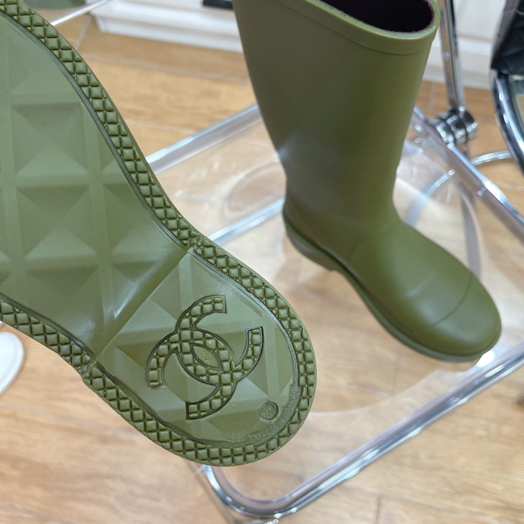 CC 26s Vintage Rain Boots Olive Green Rubber 476069