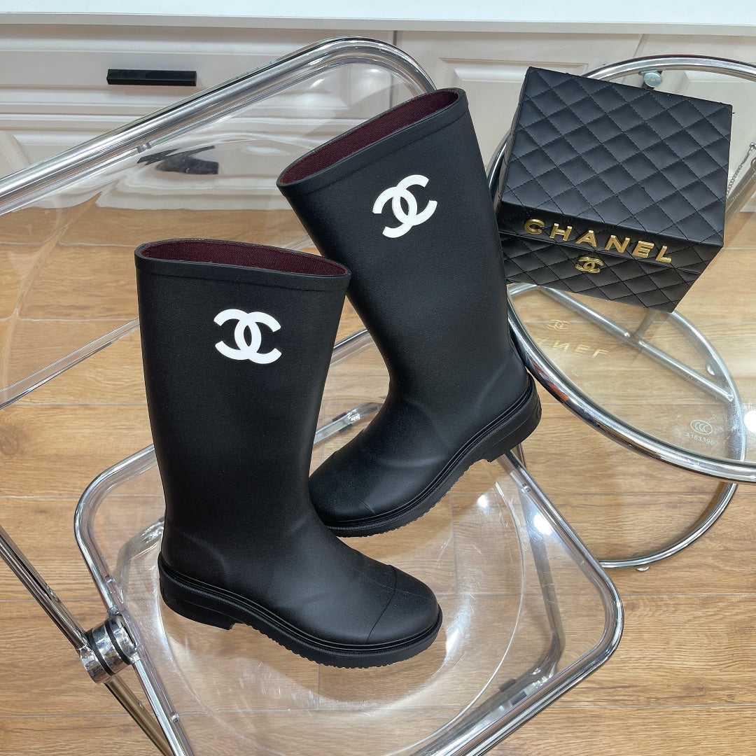 CC 26s Vintage Rain Boots Black Rubber 476071