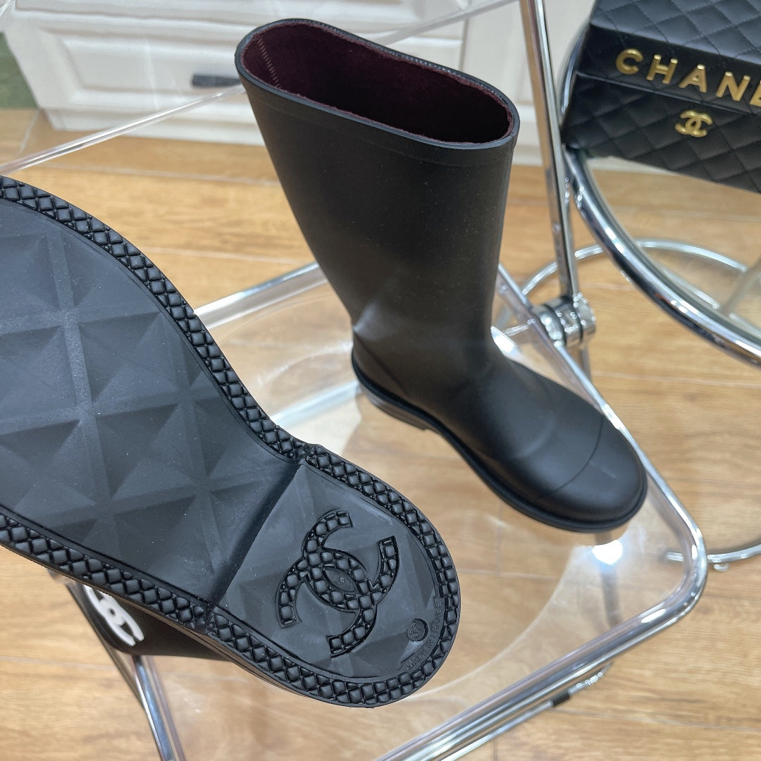 CC 26s Vintage Rain Boots Black Rubber 476071