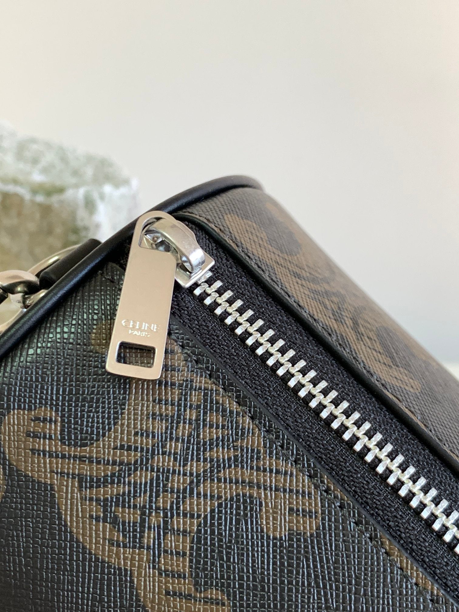 CYLINDRICAL 22 BAG BLACK BROWN COWHIDE