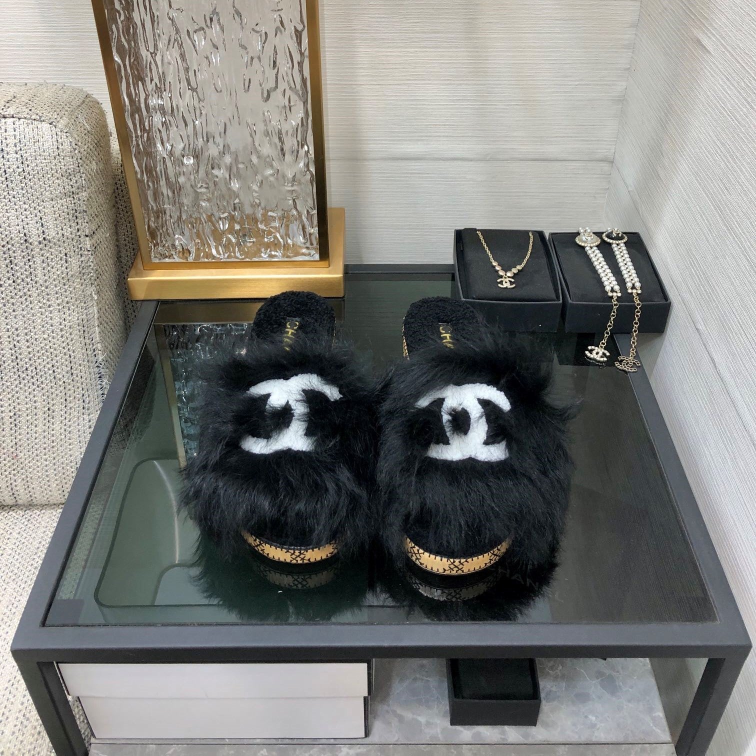 CC 26s Logo Slides Black Shearing Leather 970159