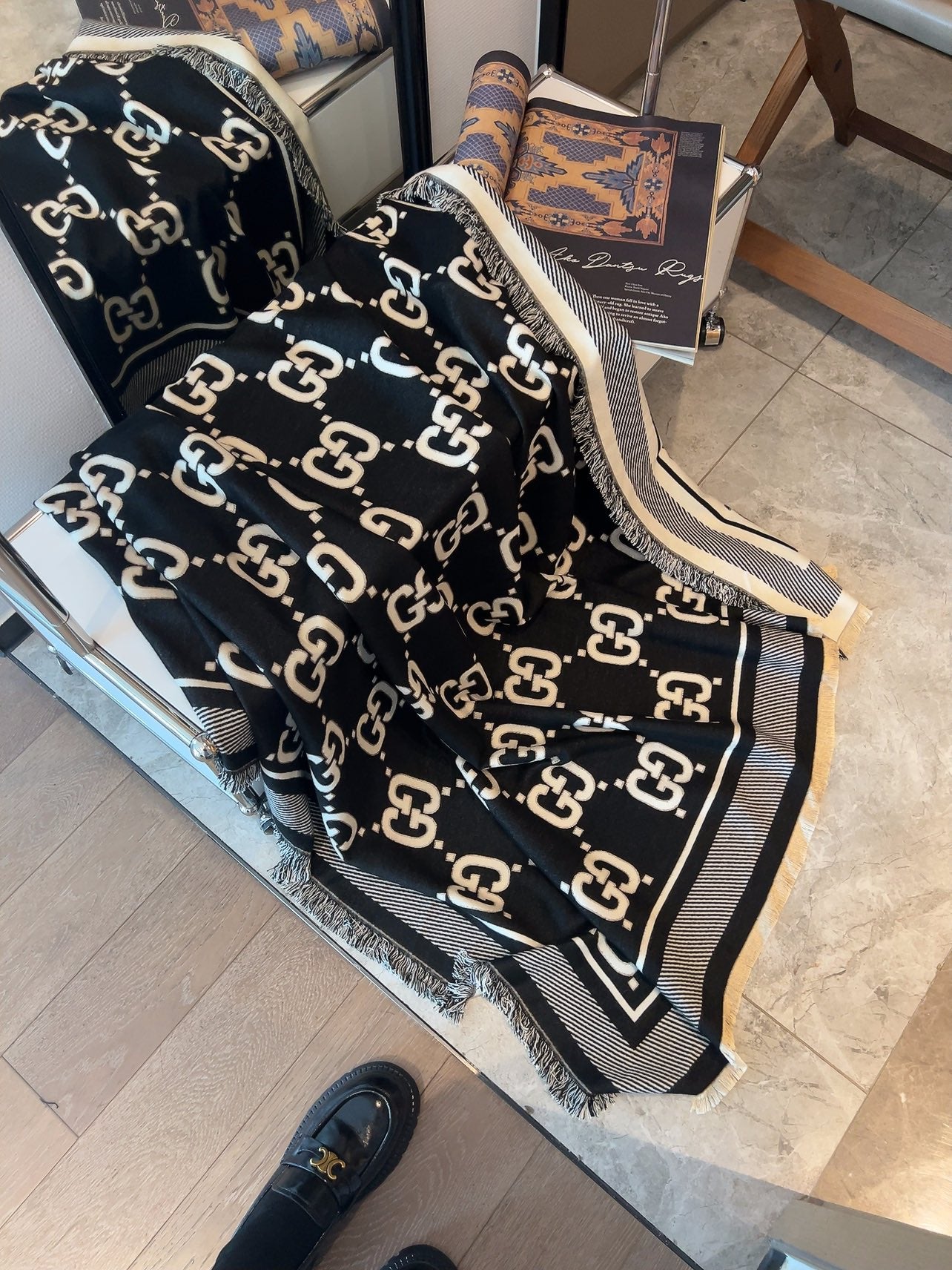 SQUARE SCARF 140 CM IN BLACK MIX WHITE SILK CASHMERE 401511