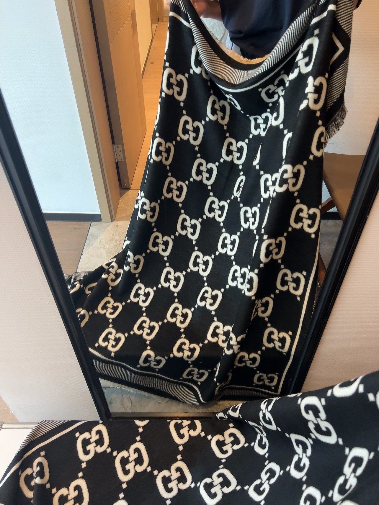 SQUARE SCARF 140 CM IN BLACK MIX WHITE SILK CASHMERE 401511