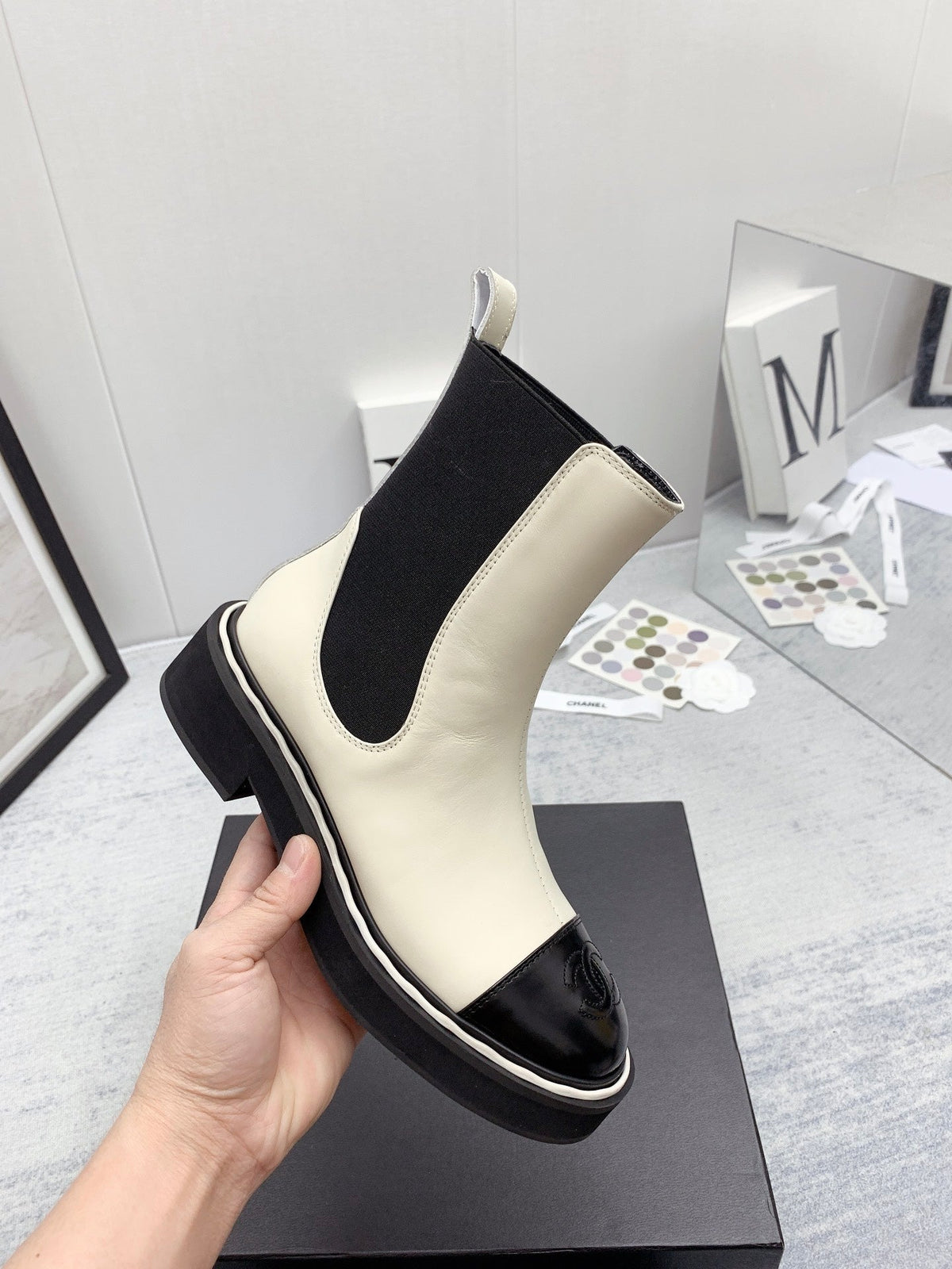 CC 26s Chelsea Boots Ivory Black Calfskin Patent Leather 160143