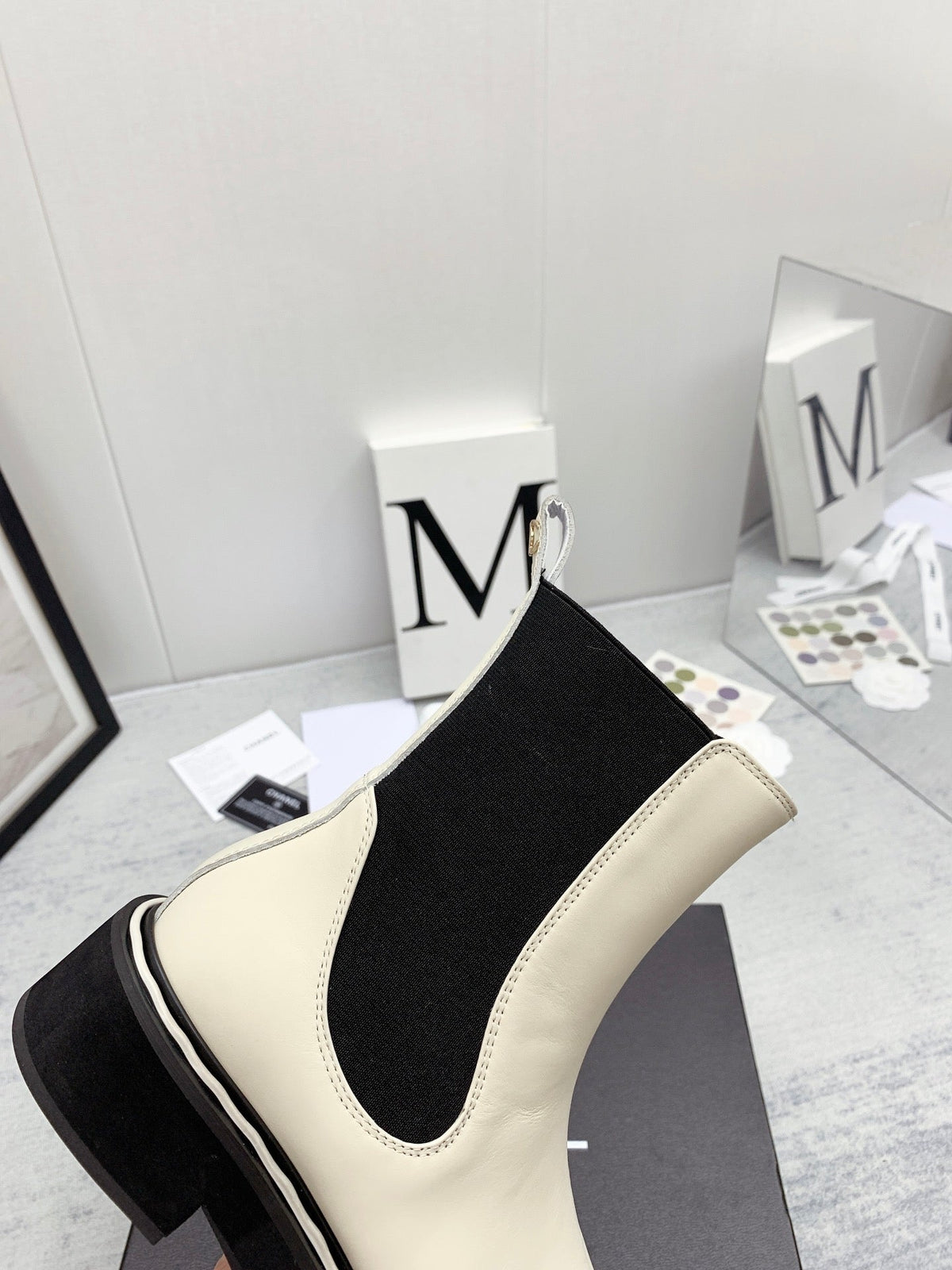 CC 26s Chelsea Boots Ivory Black Calfskin Patent Leather 160143