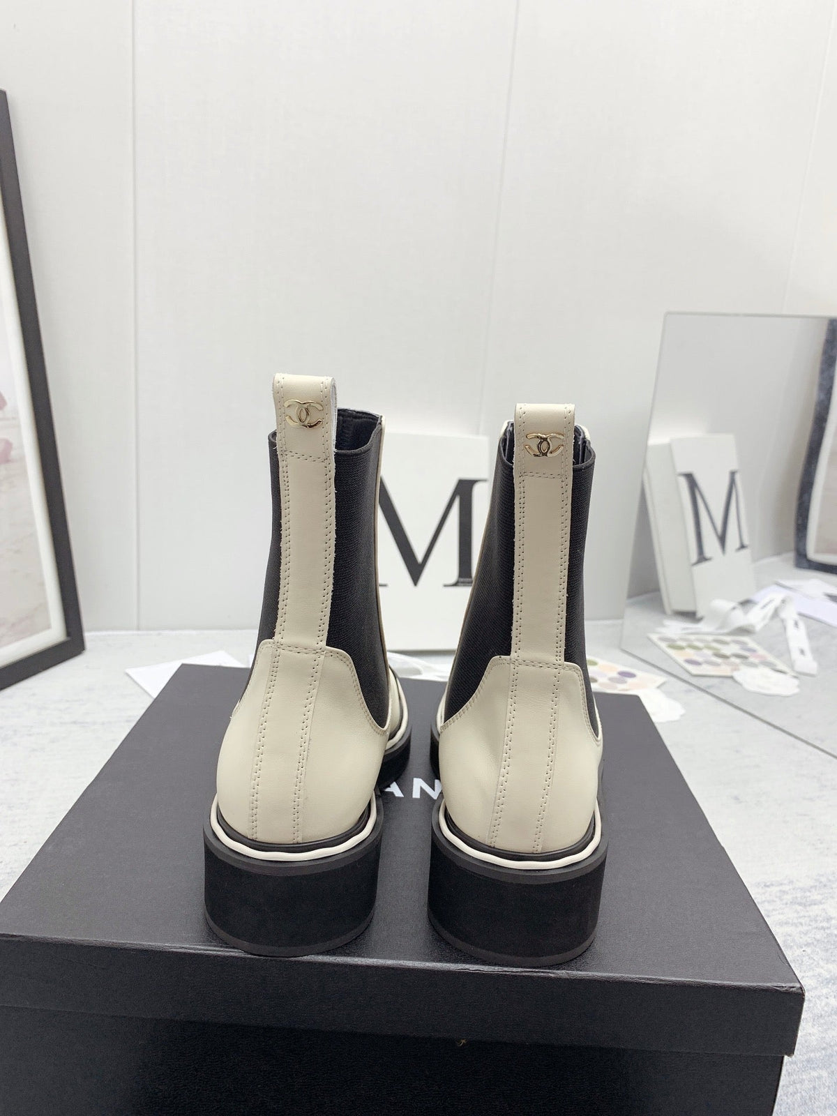 CC 26s Chelsea Boots Ivory Black Calfskin Patent Leather 160143