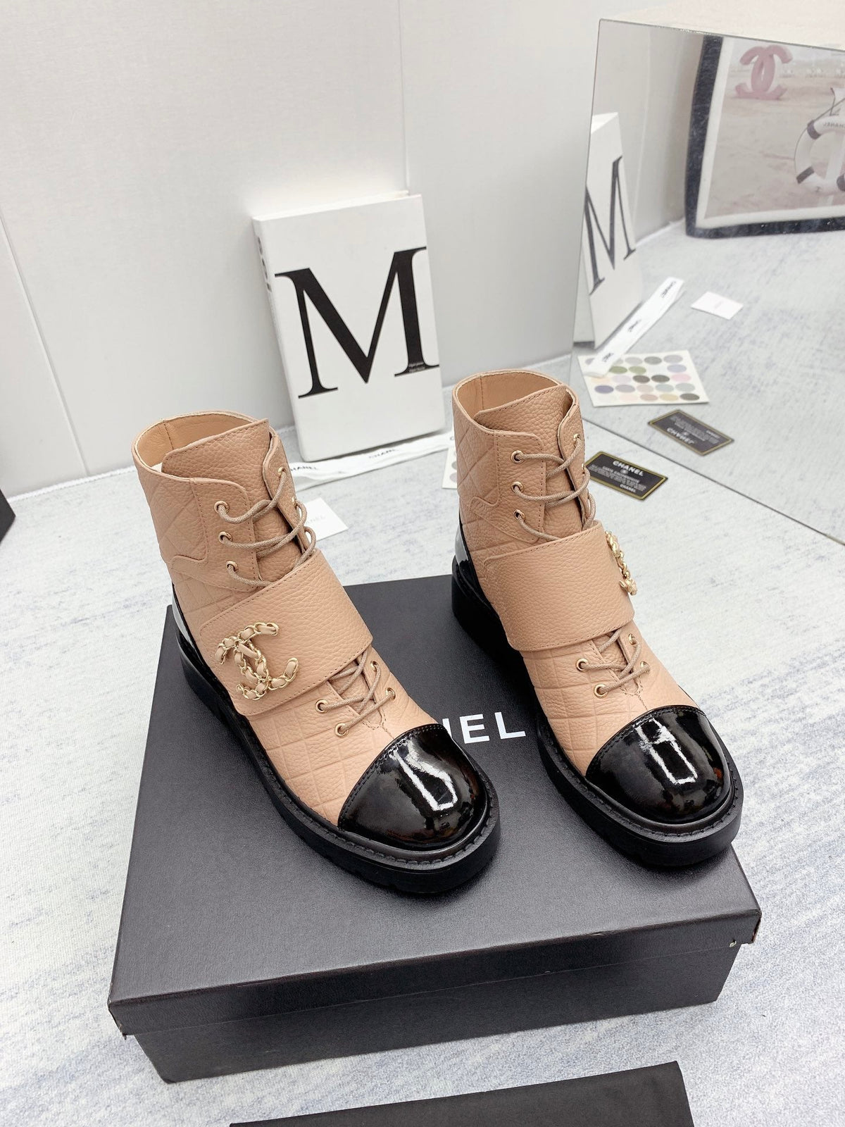 CC 26s Lace Up Combat Boots Beige Black Quilted Leather 160146