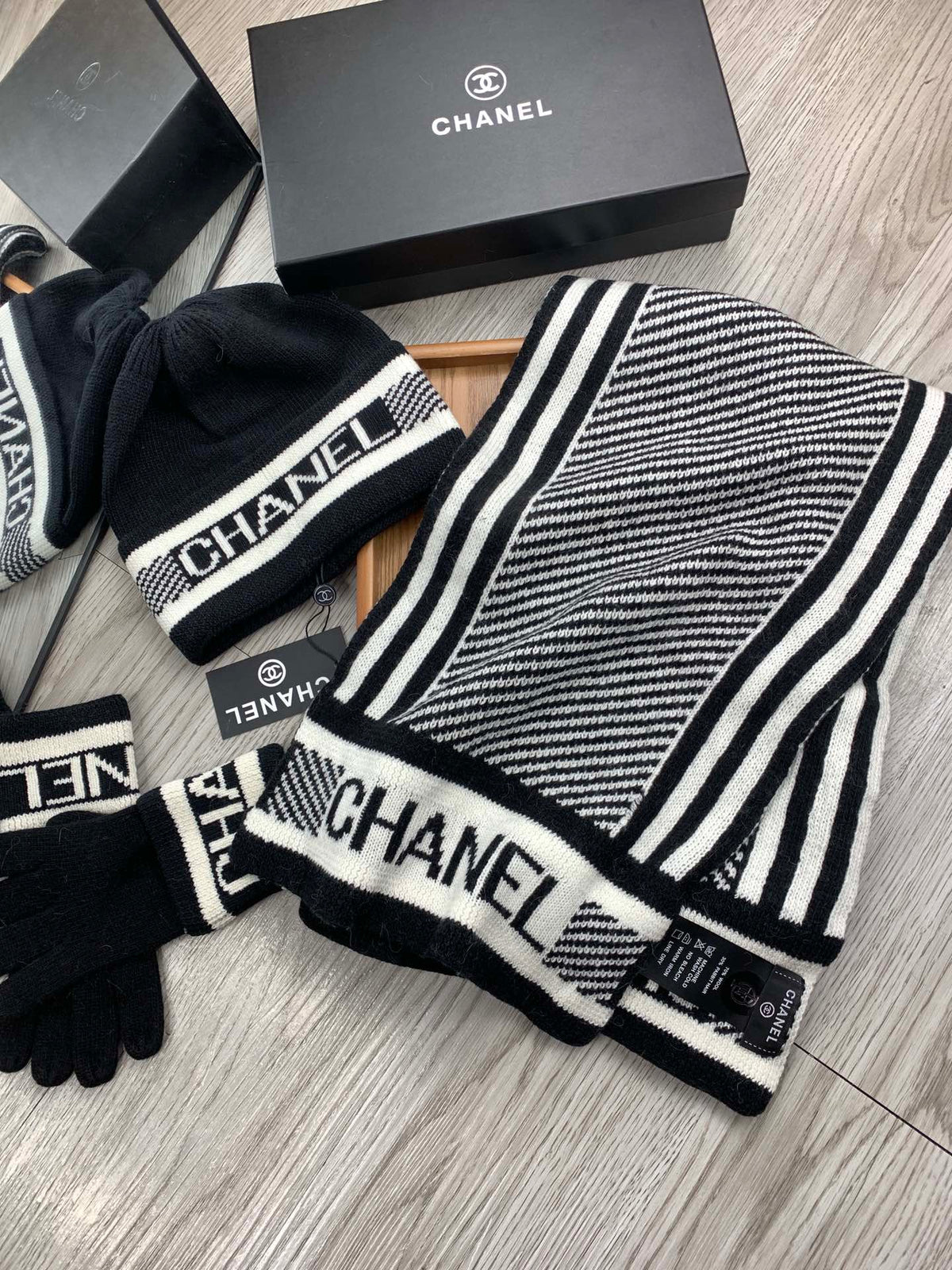 CC Hat Scarf Gloves Set Black White Jacquard Logo 475103