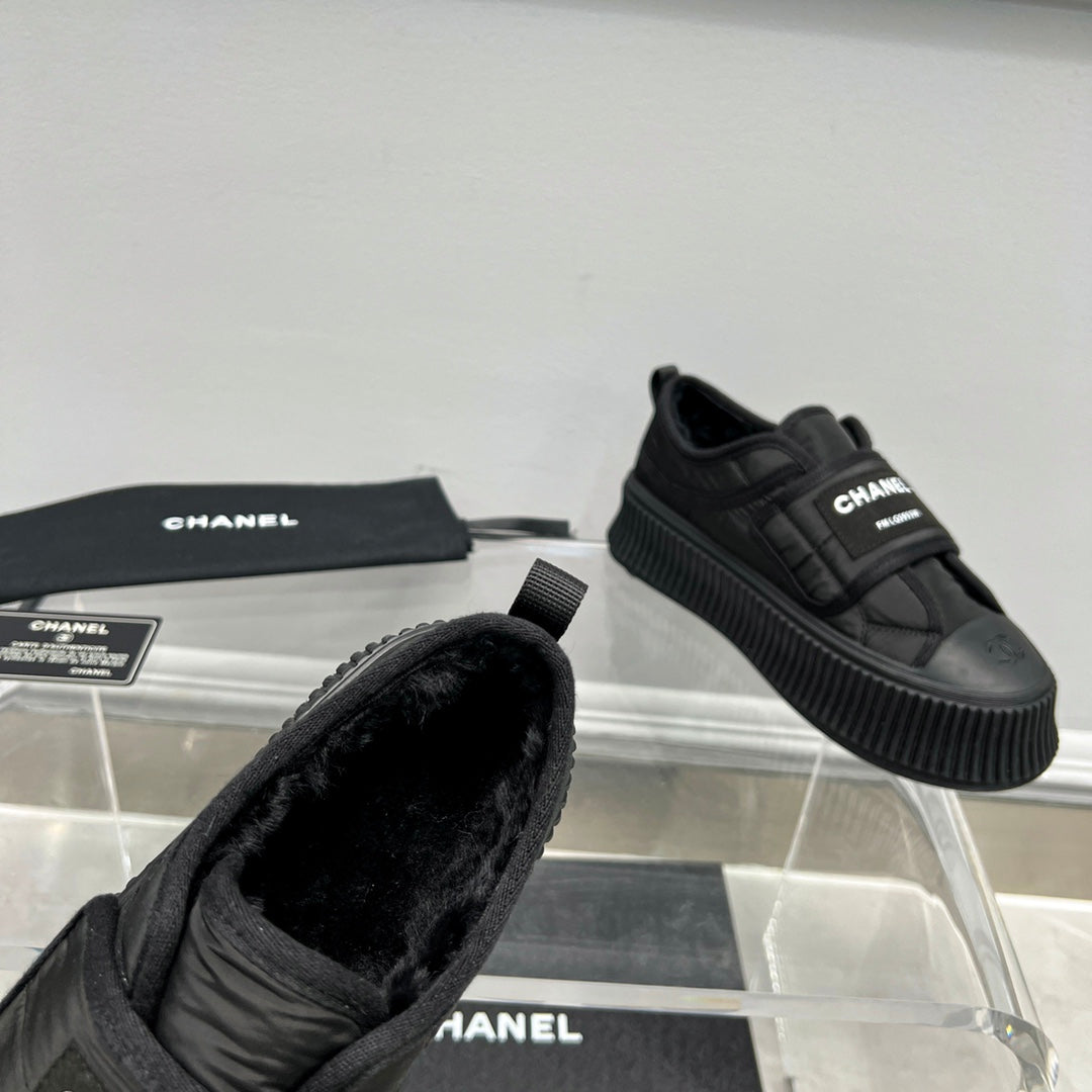 CC Low Sneaker Thick-Soled Black Rain Velvet Fabric