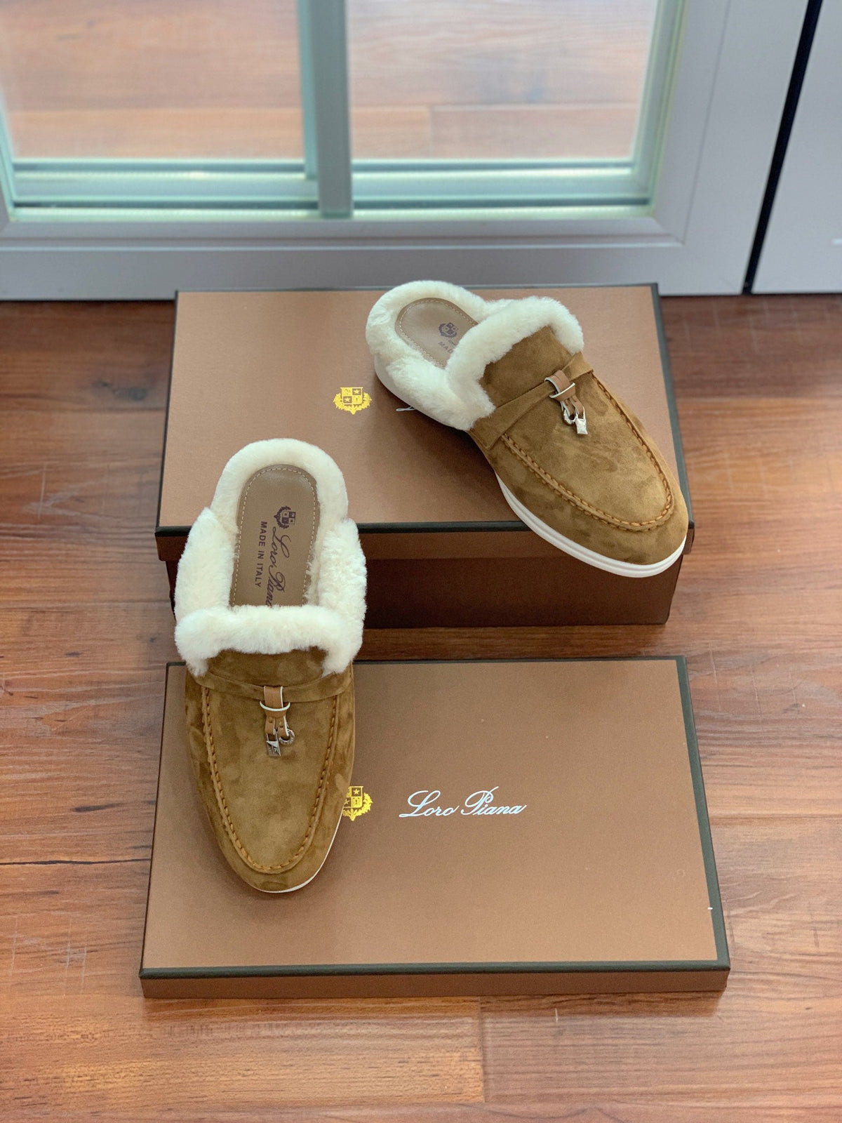 LP 26s Charms Walk Mules 2cm Camel Suede 110925