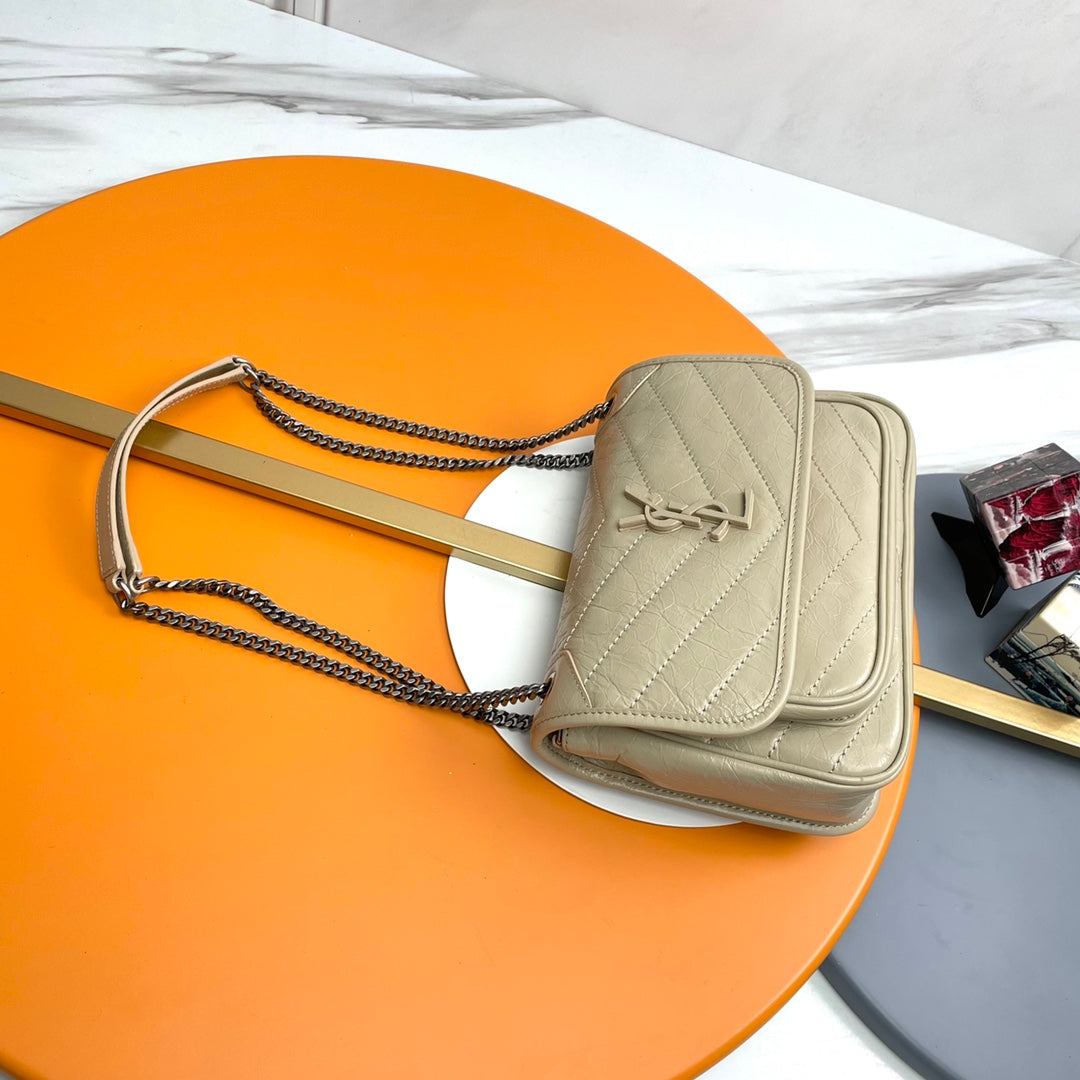 Niki Baby Shoulder Bag 28cm Old Ivory Glossy Leather 285475