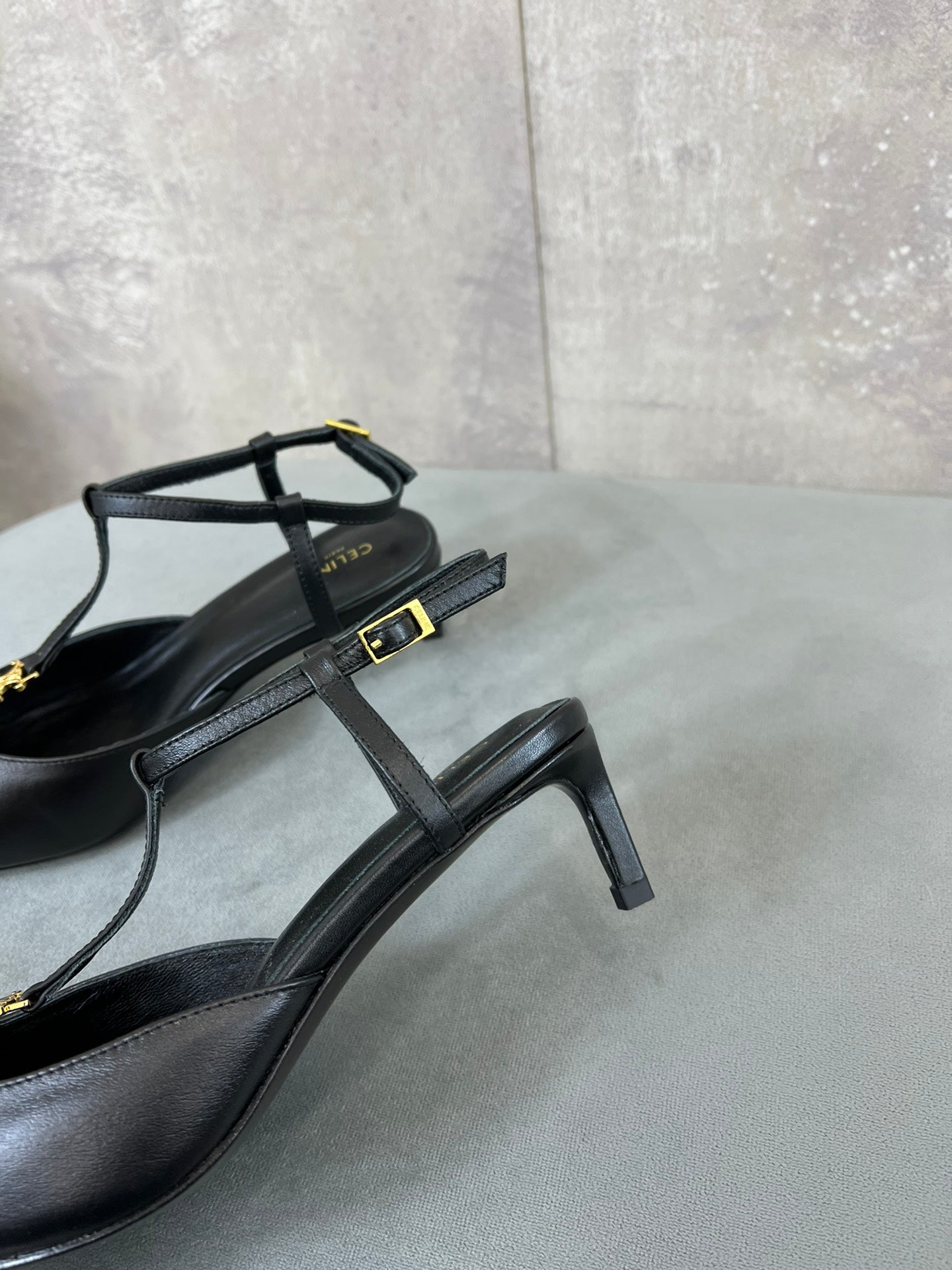 cl kitten t-bar 45 black calfskin