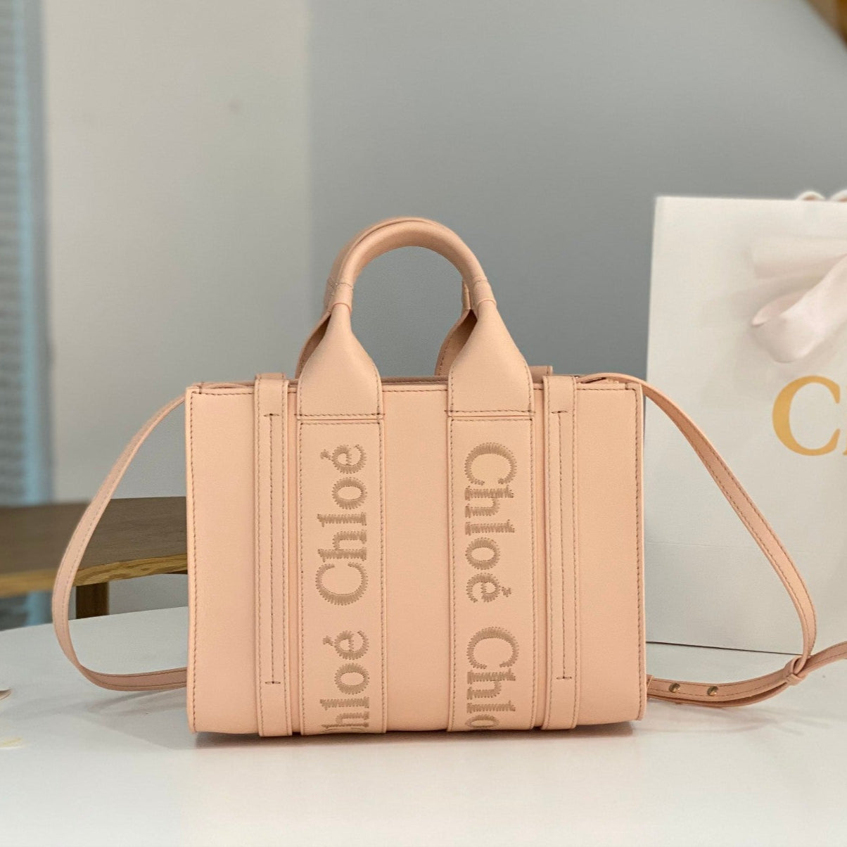 Chloé Woody small tote bag 26cm pink calfskin