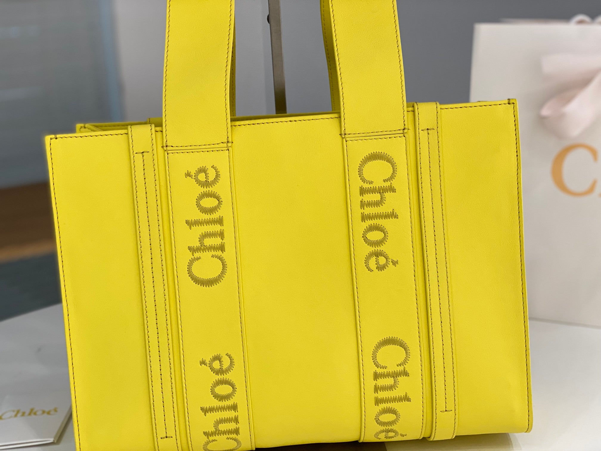 Chloé Woody tote bag 37cm yellow calfskin