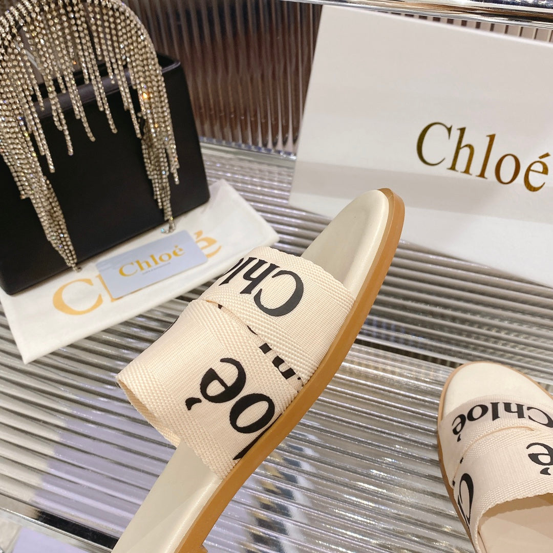 CHLOÉ WOODY SLIPPER IN BEIGE MIX BLACK CANVAS
