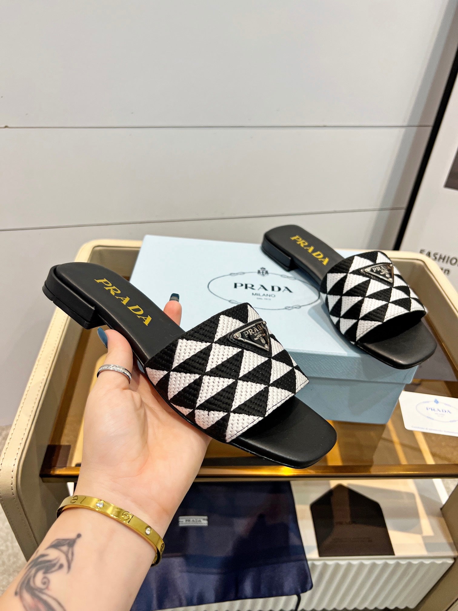 Prada 26s Enameled Metal Triangle Printed Slides White Black Leather Cotton 986589