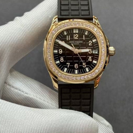 PATEK Aquanaut 35.6mm Pink Gold Back Dial