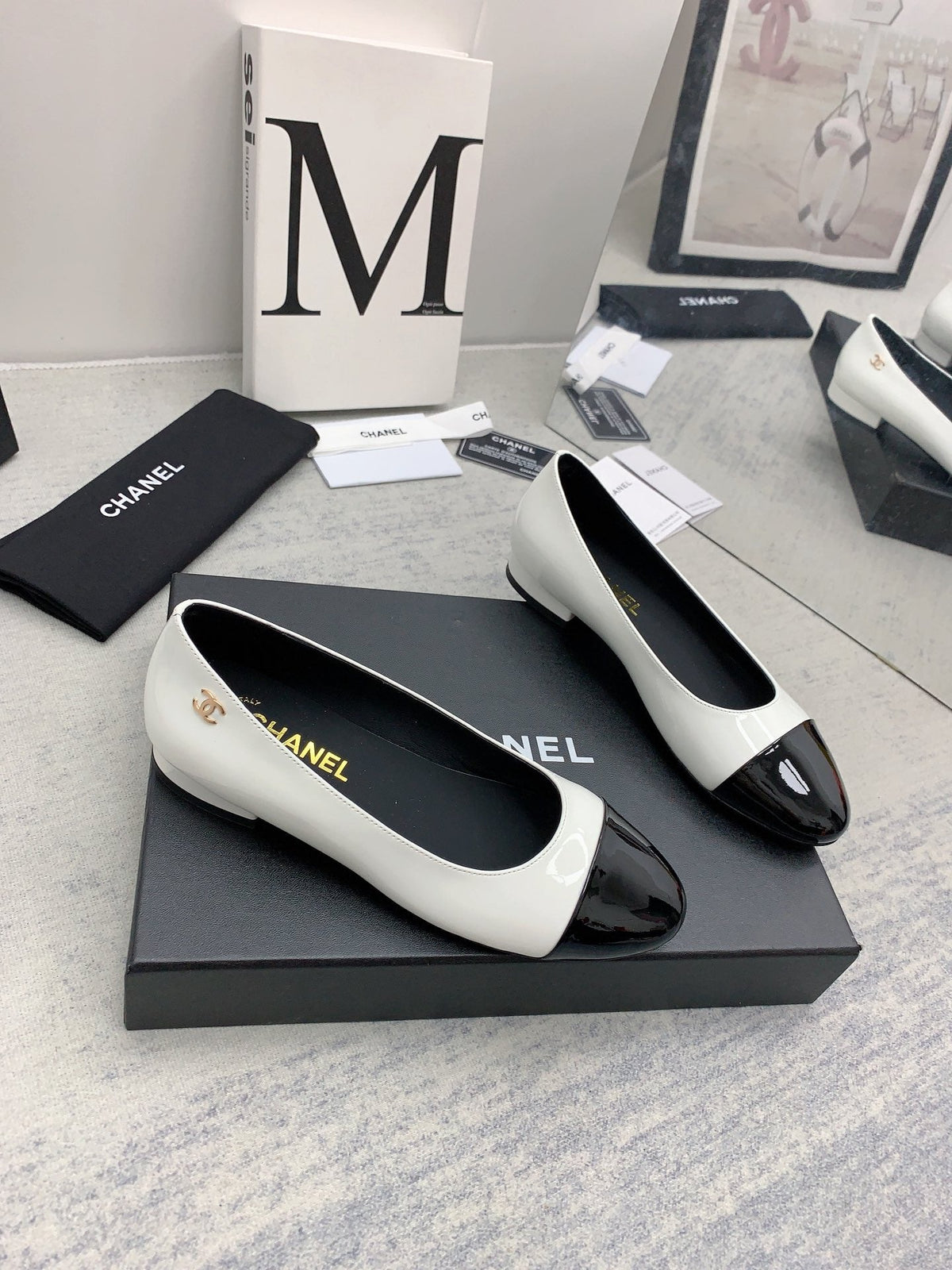 CC 26s Ballet Flats White Black Patent Leather 159944