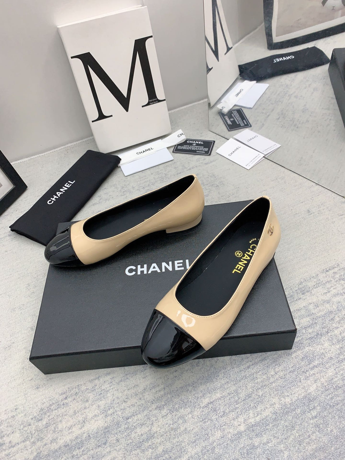 CC 26s Ballet Flats Beige Black Patent Leather 159948