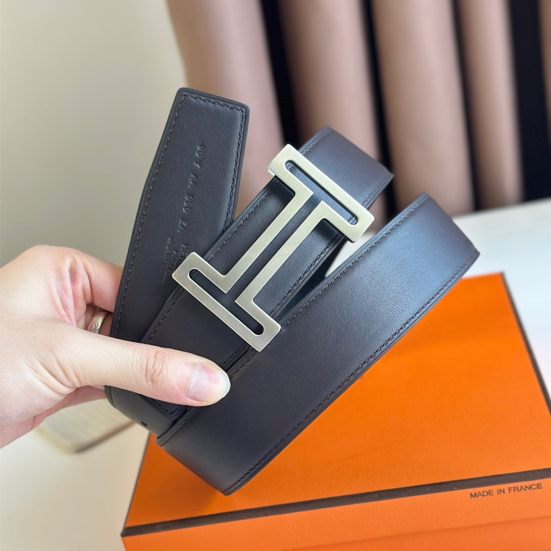 HM BELT BUCKLE & REVERSIBLE BLACK LEATHER STRAP 38MM SILVER HARDWARE