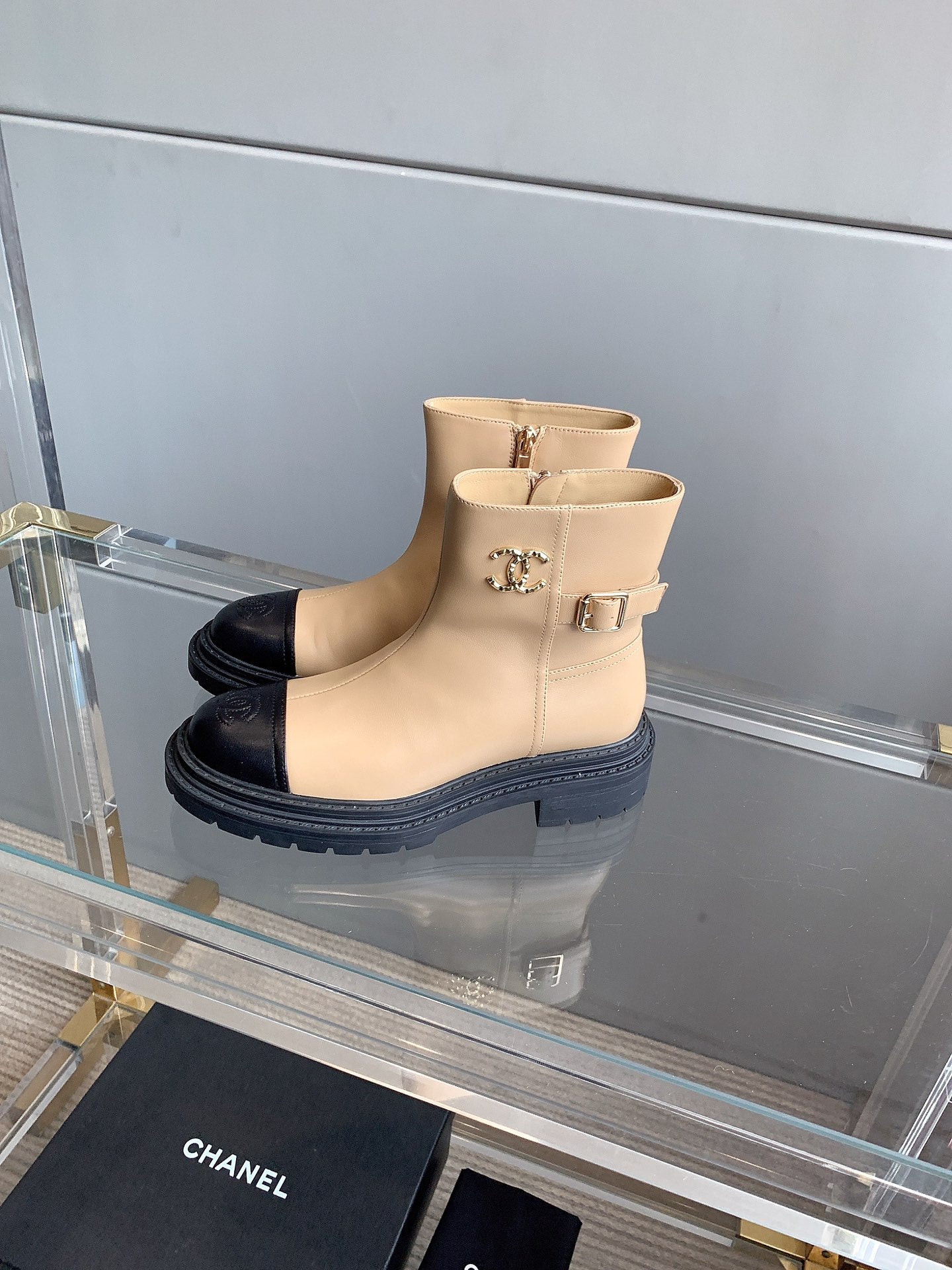 CC Cap Toe Ankle Boots Black Beige Cowhide 464571