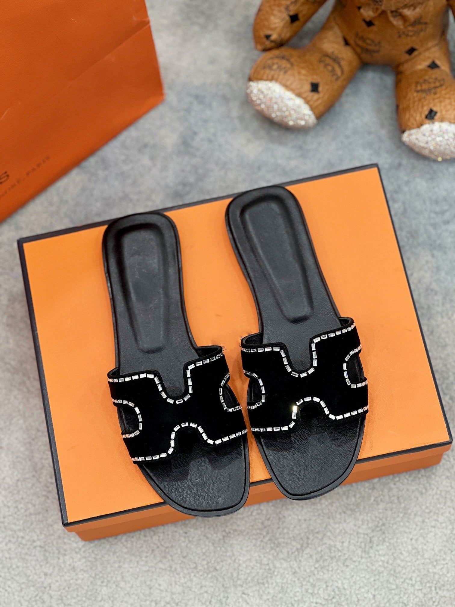 0ran sandal black suede goatskin