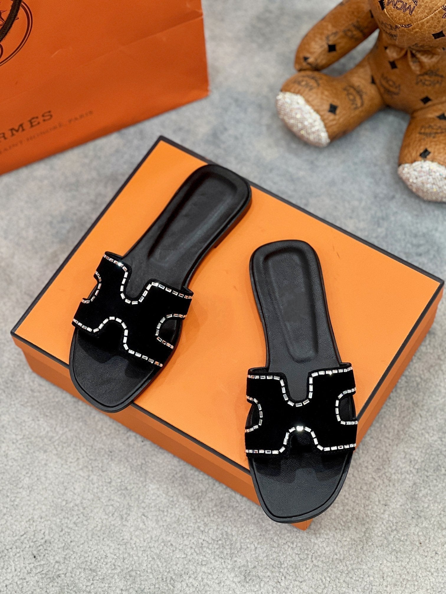 0ran sandal black suede goatskin