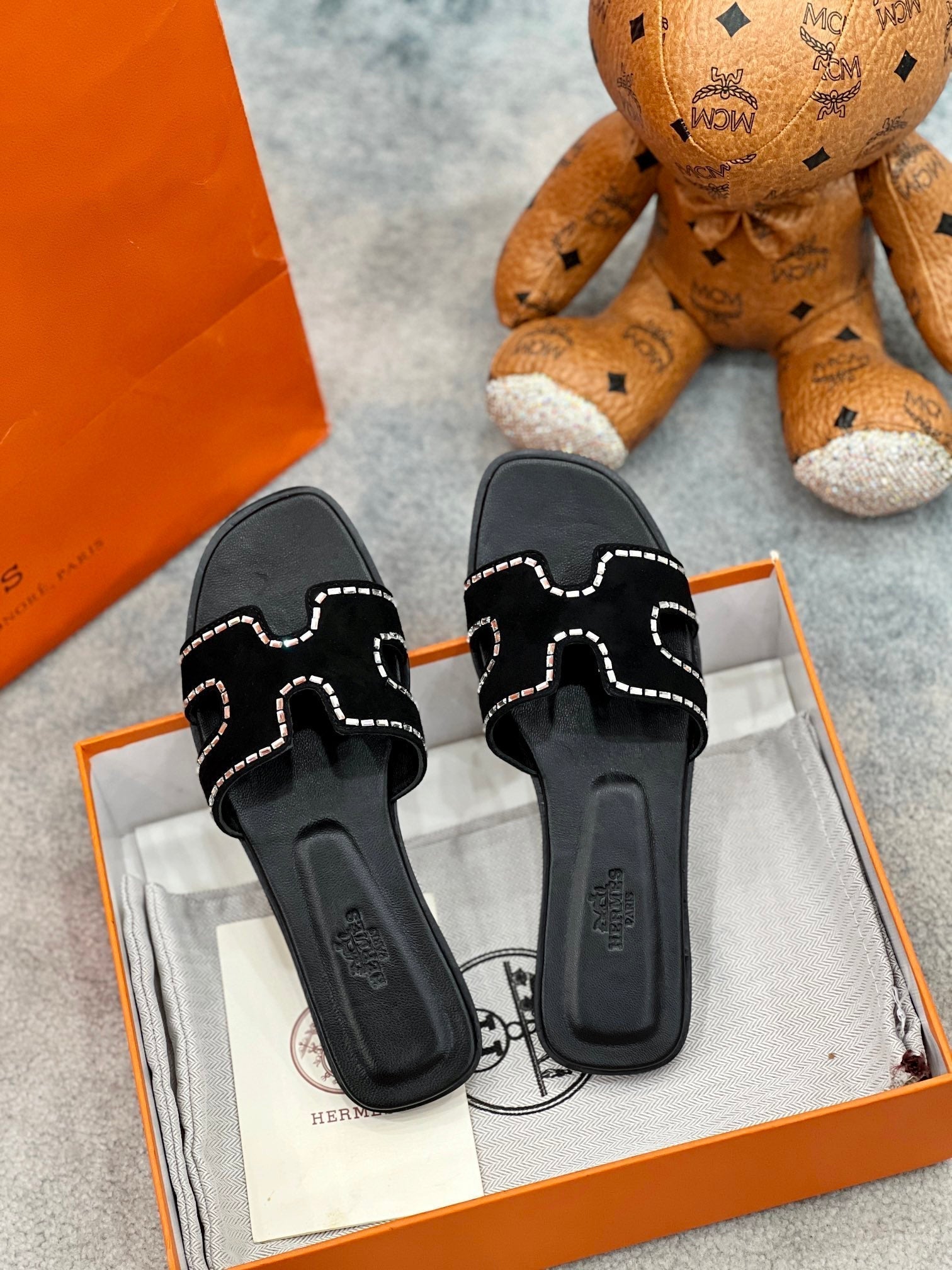 0ran sandal black suede goatskin